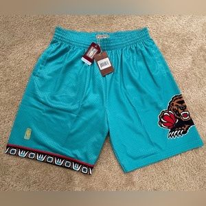 Mitchell & Ness NBA Road Swingman Men’s Basketball Shorts GRIZZLIES 96-97 sz. XL